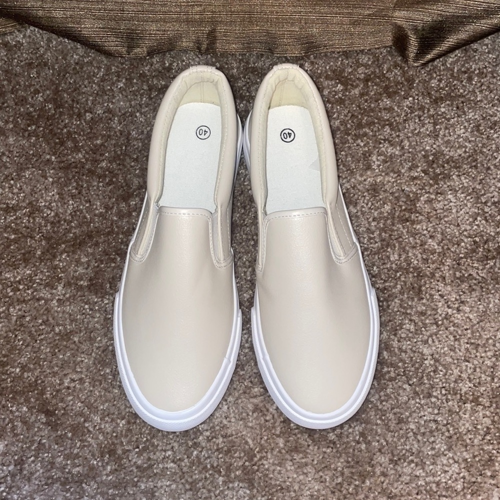 Off-white leather canvas shoes